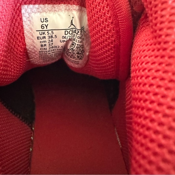 Nike Air Jordan 1 Mid Alternate Bred Sneakers size 6Y - Picture 11 of 11